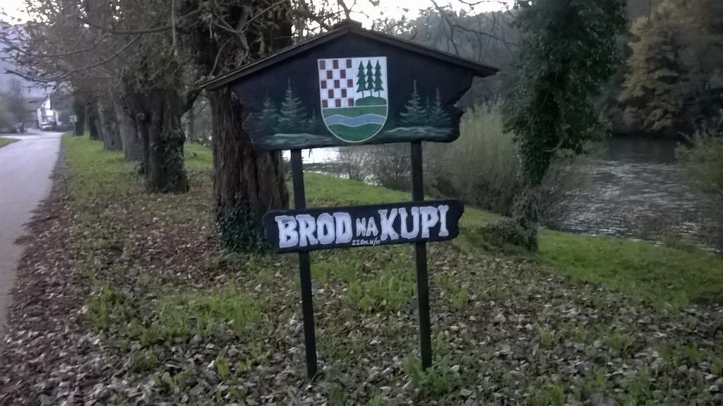 Holiday Home Vesna Brod na Kupi エクステリア 写真